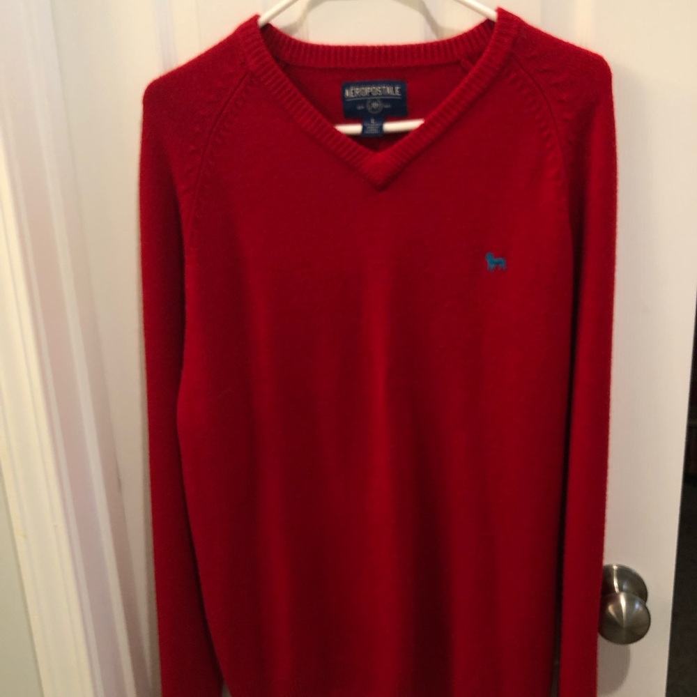 AéRopostale red pullover